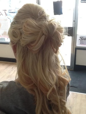 Hair bow with extensions