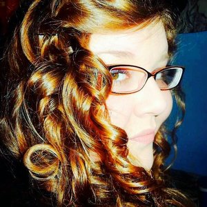 I at the time had my natural hair color and wavy, fine hair. I used my regular spray and airdryed. Curls my hair, used hairspray and stayed all day. 