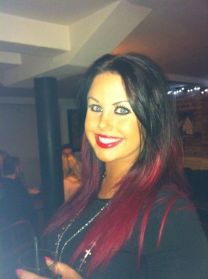 So what does every body think of my new red ombre look it was quite easy to achieve and easy to maintain all DIY :) x