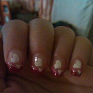 http://etsy.com/shop/JennysObsession
12 predesigned nails for $4
