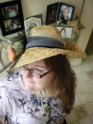 Went to an early Mother's Day "My Fair Lady" themed party.

Was really fun!! :3


Photo (c) My mom took it. ^u^

Model (c) Myself
