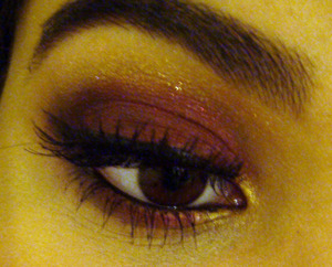 Red and gold! :) so sorry for the bad light, i was so rushed and my friends were waiting and i just had to get ready. lol 
