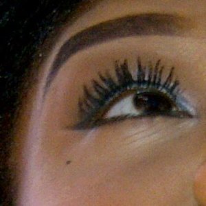 well groomed eyebrows & luscious lashes