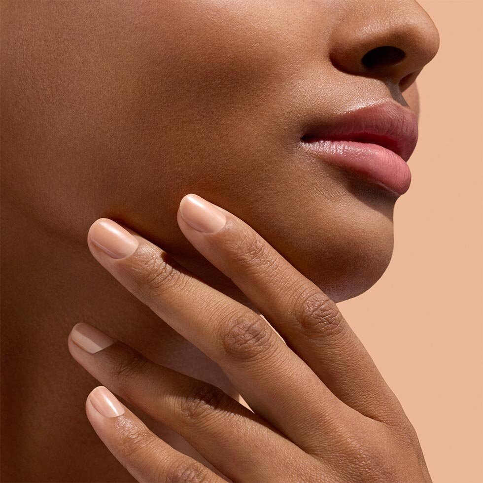 Model wearing the Manucurist Active Smooth shade in 02