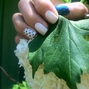Quilted white and blue mani