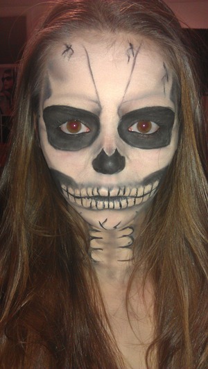 this is a skull make-up, i hope you like it!