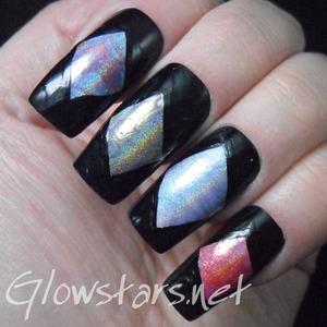 For more pictures of this mani and more nail art visit http://Glowstars.net