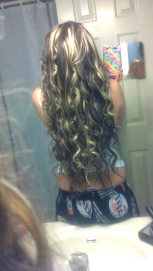 just finished curling my hair with the Curling Wand (:
