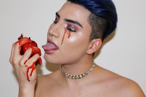 everyone did a cute valentines day look so I decided to give it a twist