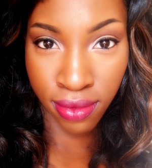 Paired with ombré lip. Love bright pink lips.