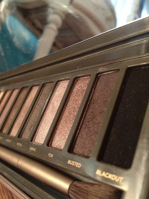 I love this palette so much! Saves me so much time in the morning!:)