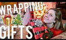WRAPPING CHRISTMAS PRESENTS! Vlogmas 24, 2017