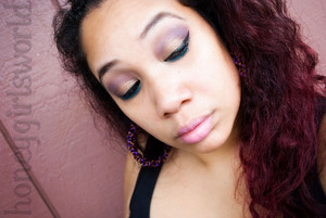 My Thanksgiving 2012 FOTD using Urban Decay Naked 1, Inglot and Lorac. On my lips - WetnWild's It's a Girl and Just Peachy.
Earrings by I - Candy Couture Accessories. Twisted Woven Hoops in Purple & Brown.