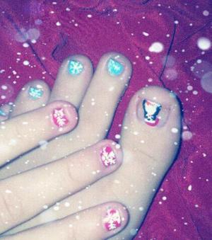 i did my sisters nails  for christmas:) 