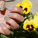 Yellow flower nails