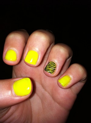 a perfect yellow goes great with zebra print!! #yellow #zebra #nails