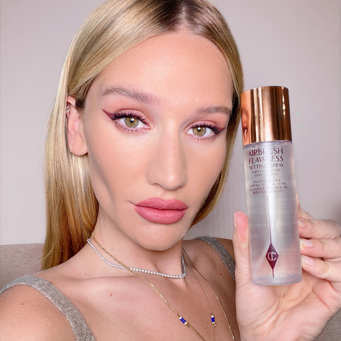 二本　お大　charlotte tilbury セッティング　スプレー Charlotte Tilbury Transfer-Proof Setting Spray | Sephora