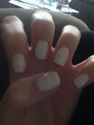 Current nails! I love white- but I feel like u should do an accent nail or cheetah print, any thoughts?