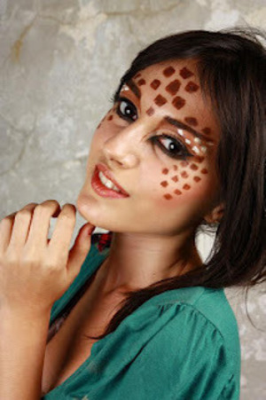 http://valentinabucur.blogspot.com/2011/09/fantasy-make-up-inspired-by-katy-perry.html