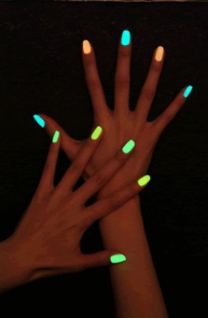 Luminous nail polish