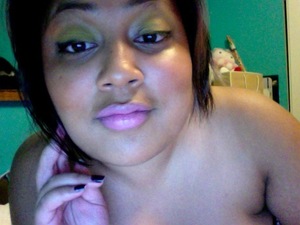 Bronzed the heck outta myself with Sephora's bronze spray + lime eyes & my go-to pink lippy.