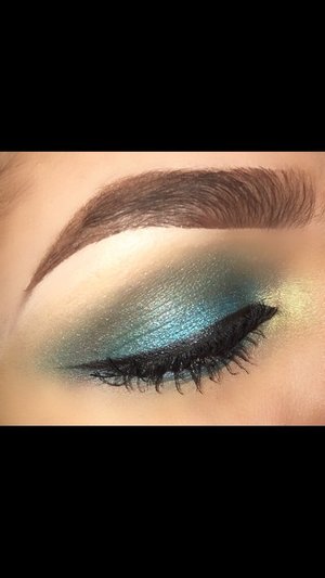 Quick, easy, and not too over the top look!! Enjoy:)
