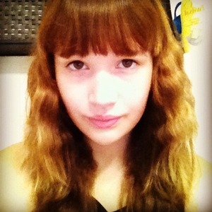 Sleep a night with braids in your hair and the next morning you have besutiful waves in your hair 😄 and without heat! Xx