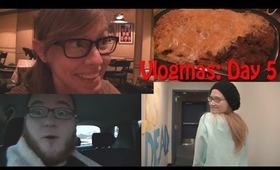 Vlog: I Touched the Butt! (Vlogmas Day 5)