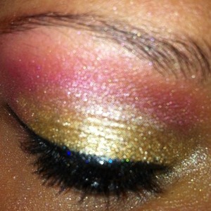 Pink and Gold eyeshadow look using Milani Runway Eyeshadow in Haute Couture 