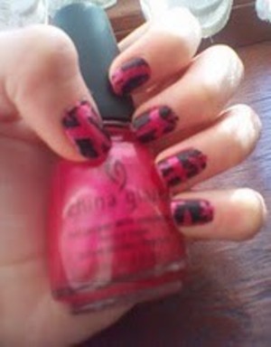 Here is my first use of the new nails effect nail polish by Barry M, and It turned out quite alright! What do you think? Check out my blog for a full review on it! http://bex-4-ever.blogspot.com/2011/01/notd-china-glaze-monte-carlo-with-barry.html