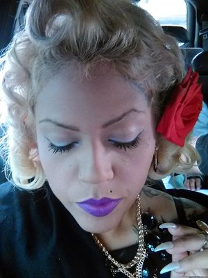 pin curs and purple  lips