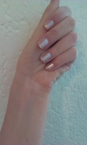These nails are great for school they are not a noticeable !
Please like if you like them ;) 
