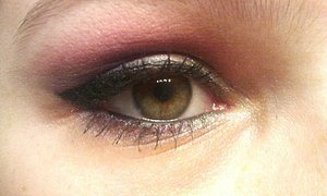 Pink&Purple smokey eye! 
idea from; http://www.youtube.com/user/vintageortacky?blend=1&ob=4#p/u/0/pEgS8iQsmbM
Vintageortacky on youtube. check her out? she has amazing videos and she is hilarious! or look up Cora S on here!