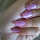 Pink pearls nails
