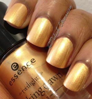 A gold polish I actually like!

http://www.polish-obsession.com/2013/02/essence-piece-of-forever.html?m=0