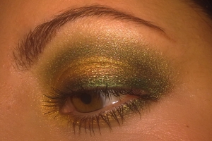 http://colours-of-letti.blogspot.com/2011/10/fotd-catrice-absolute-eye-colour-duo.html