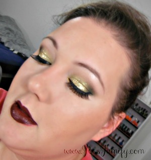 If you follow my blog, then you will know that I originally named this look "whatever, whatever, I do what I want" because I paired a bold lip with dramatic eyes, but I felt that christmas glam would be a more appropriate name for publishing the photo here. I am seriously considering wearing this to my hubbys command XMAS party
