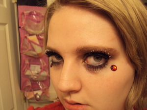^.^ You see my awesome eyeshadow skills in this one! At least I hope so! O.O