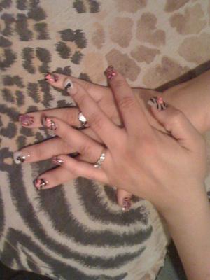 redid my nail art, love animal print as you can see my pillow...lol hope you enjoy my artistic nail design....