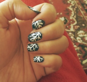 winter nails . blue and white.