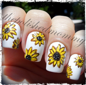  Nail Art Challenge: Yellow. http://www.thepolishedmommy.com/2013/05/sunflowers.html